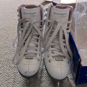 Riedell pearl style figure skates